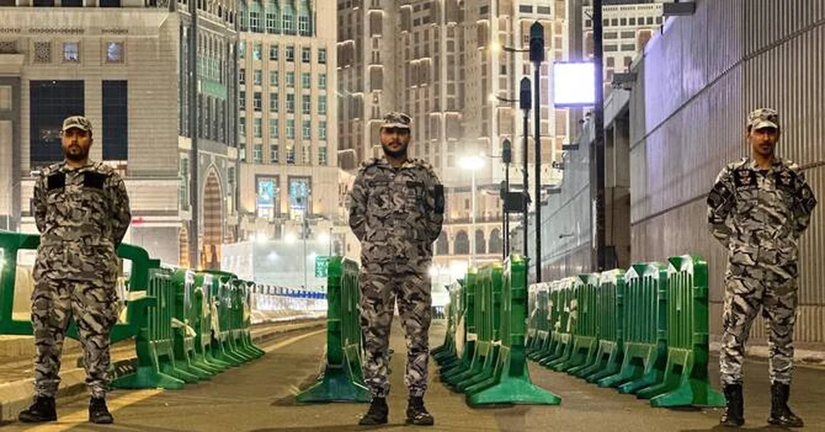 Hajj security forces detain six individuals on visit visas attempting unauthorized entry into Makkah. - Main Image