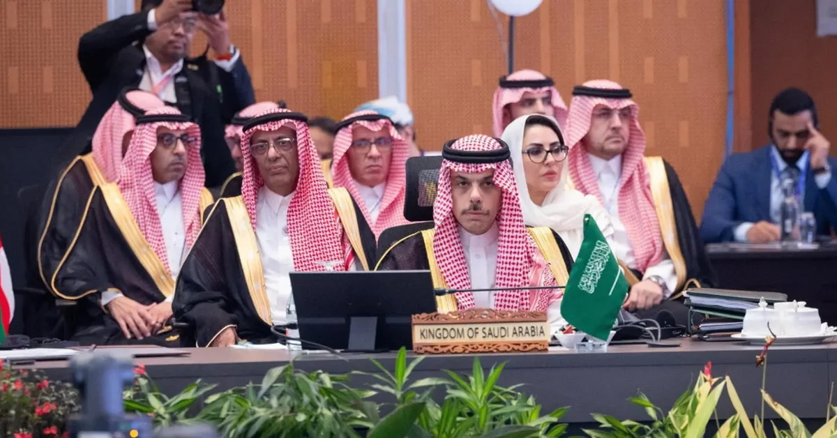 On Behalf of HRH the Crown Prince, Foreign Minister Attends Second GCC-ASEAN Summit - Main Image