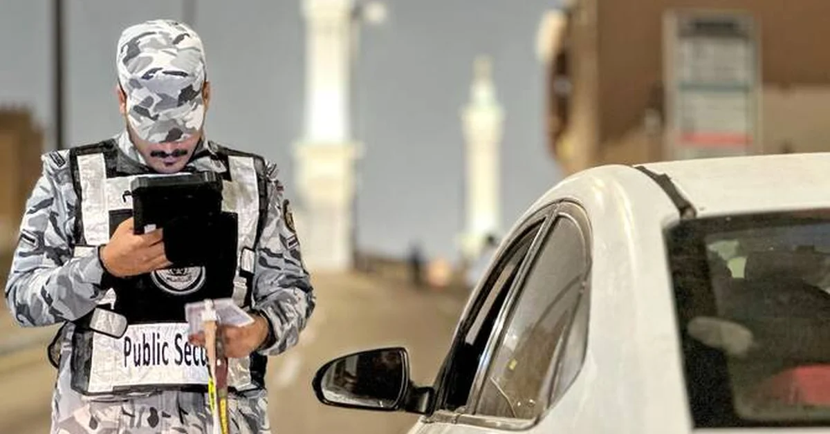 Hajj security forces apprehend three citizens for illegally transporting pilgrims into Makkah - Main Image