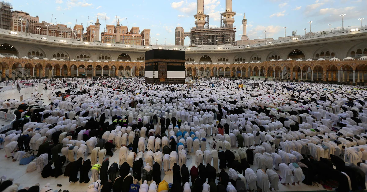 Interior Ministry Detains 11 Individuals for Transporting 50 Unauthorized Pilgrims - Main Image