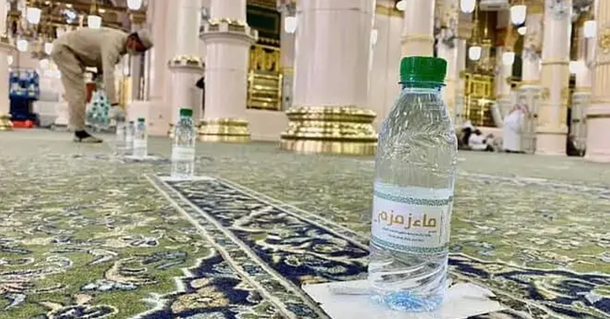 Over 10,000 Zamzam Bottles Distributed Daily to Noble Rawdah Visitors - Main Image