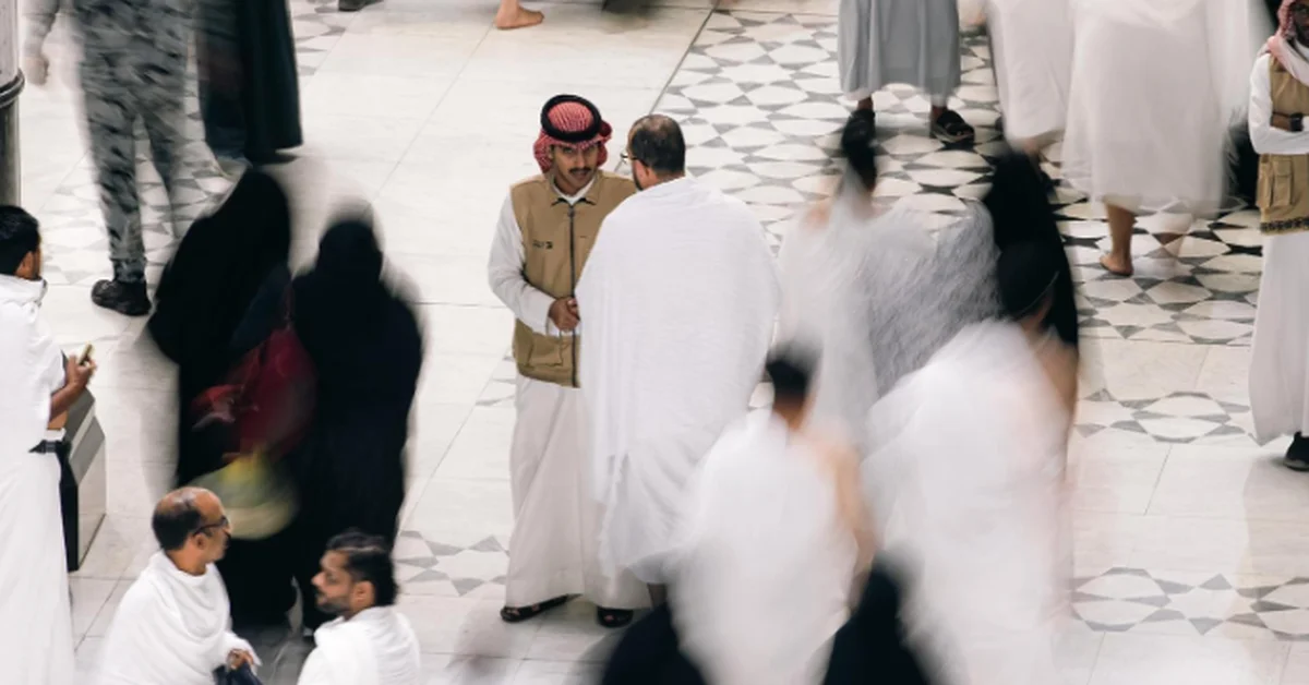 Two Holy Mosques General Authority: Over 1.2 Million Benefited from Walking Teams' Services During Hajj - Main Image