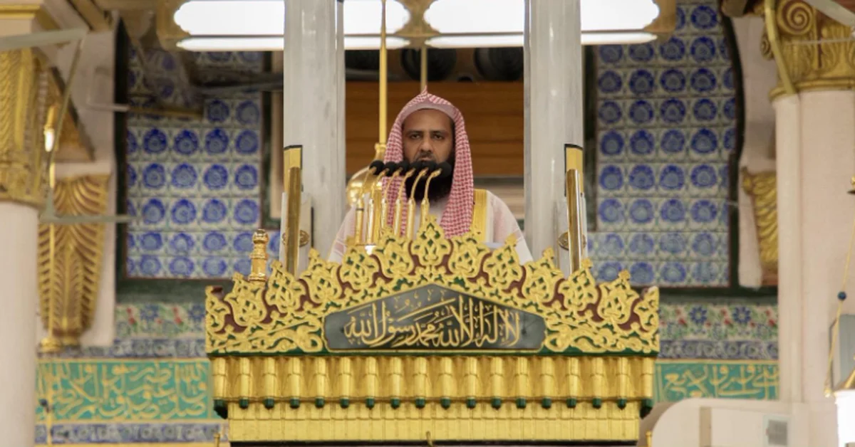 Prophet's Mosque Sermon Underscores Piety, Direct Supplication to Allah - Main Image