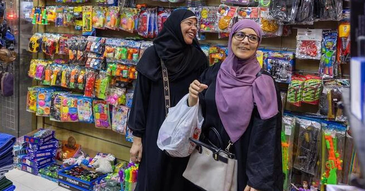 Departing Pilgrims Flock to Historic Jeddah for Gifts and Souvenirs - Main Image