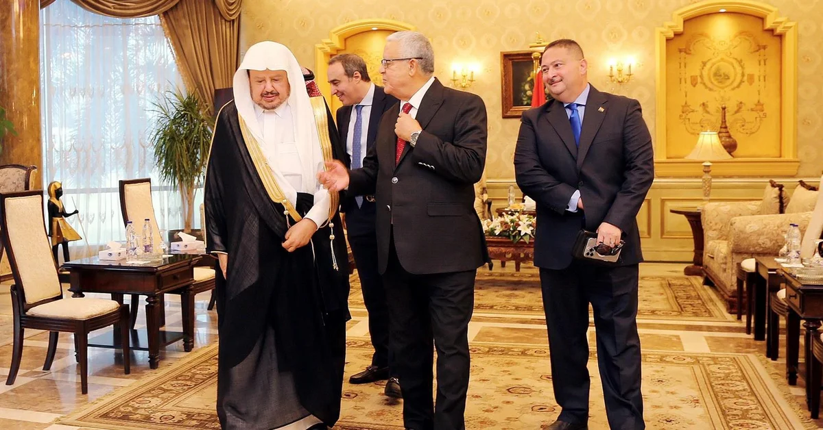 Shura Council Speaker Starts Official Visit to Egypt - Main Image