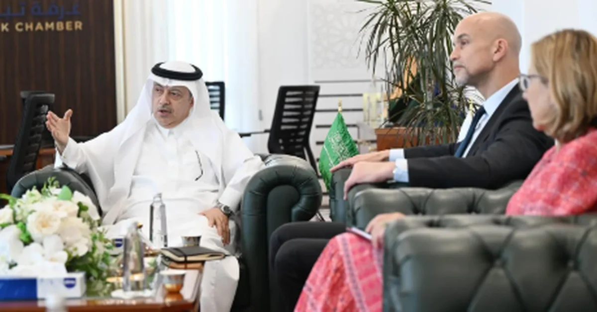 France's Consul General in Jeddah Discusses Economic Cooperation with Tabuk Chamber - Main Image