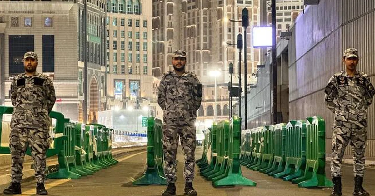 Hajj Security Forces Arrest Citizen for Transporting 15 Expatriates Violating Hajj Regulations - Main Image