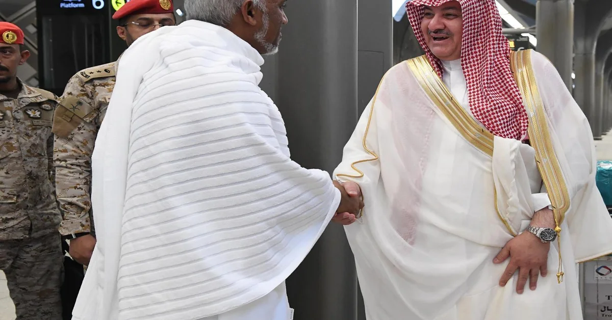 President of Maldives Leaves Madinah - Main Image