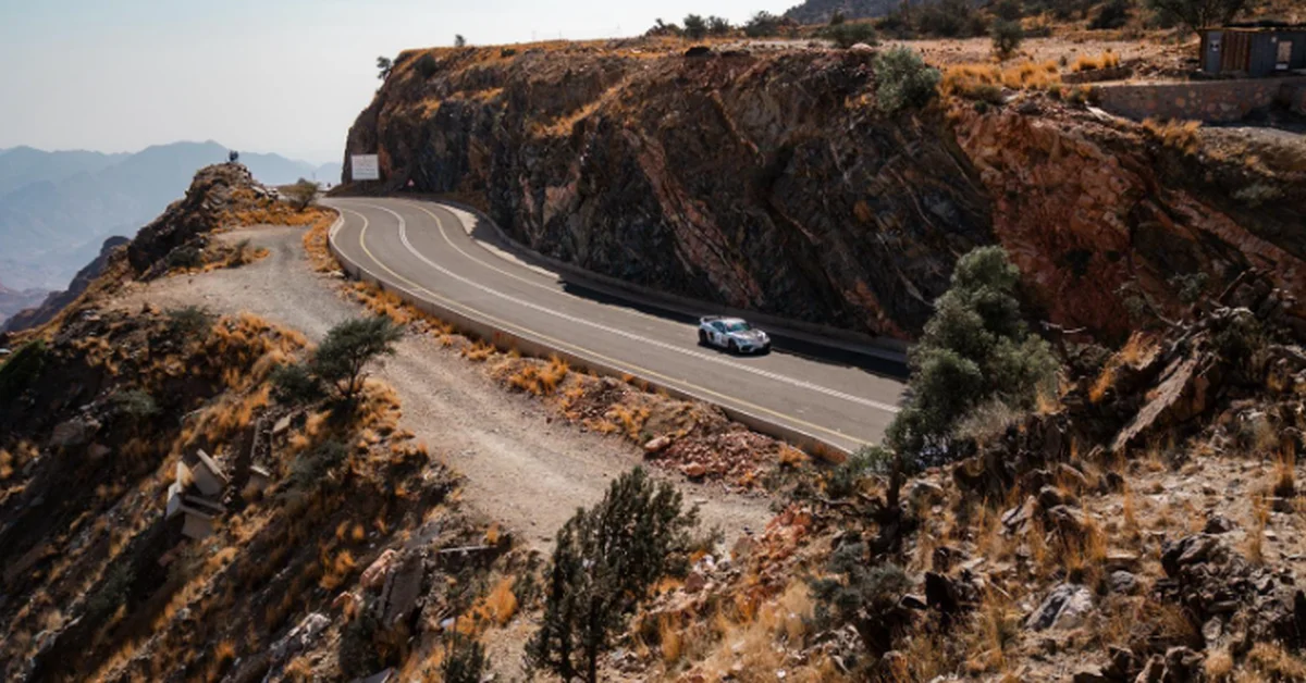 Scenic Al-Mohammediyah Mountain Pass Draws Crowds to Hill Climb Championship - Main Image