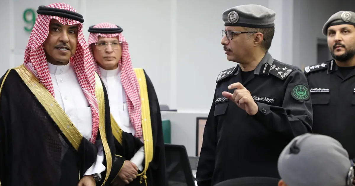 Media Minister visits Makkah’s Unified Security Operations Center 911 - Main Image