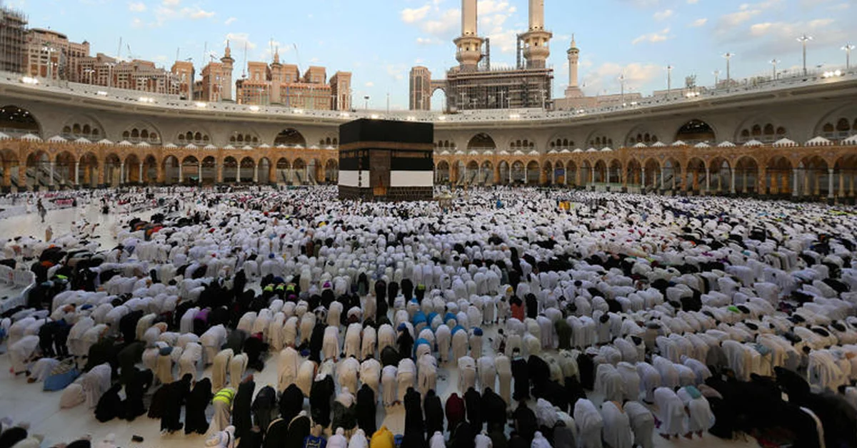 Man arrested for transporting 10 people illegally trying to enter Makkah - Main Image