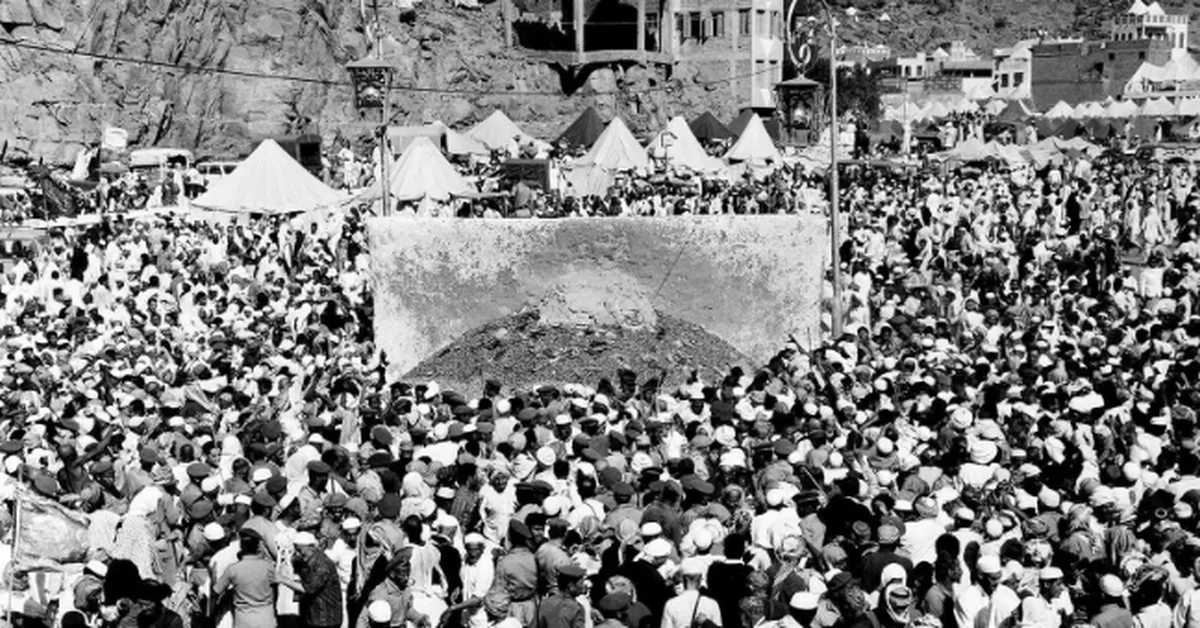 Hajj Past vs Present: A Journey of Evolving Traditions and Deep Devotion - Main Image