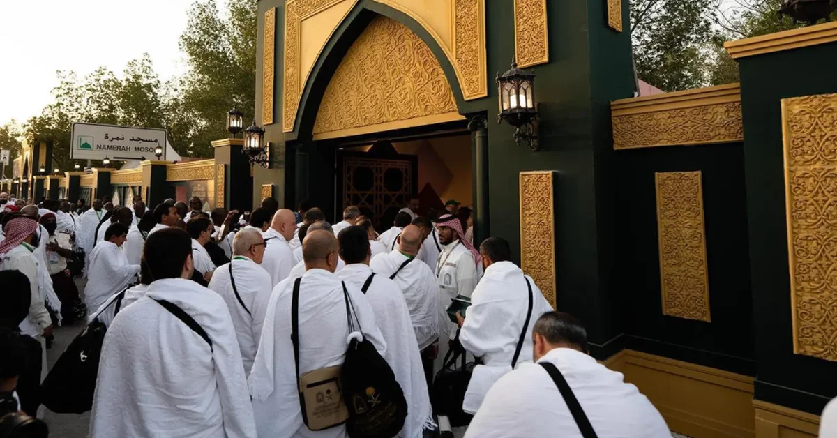 Over 2,400 pilgrims from 100 nations arrive in Arafat under the King’s Hajj Program - Main Image
