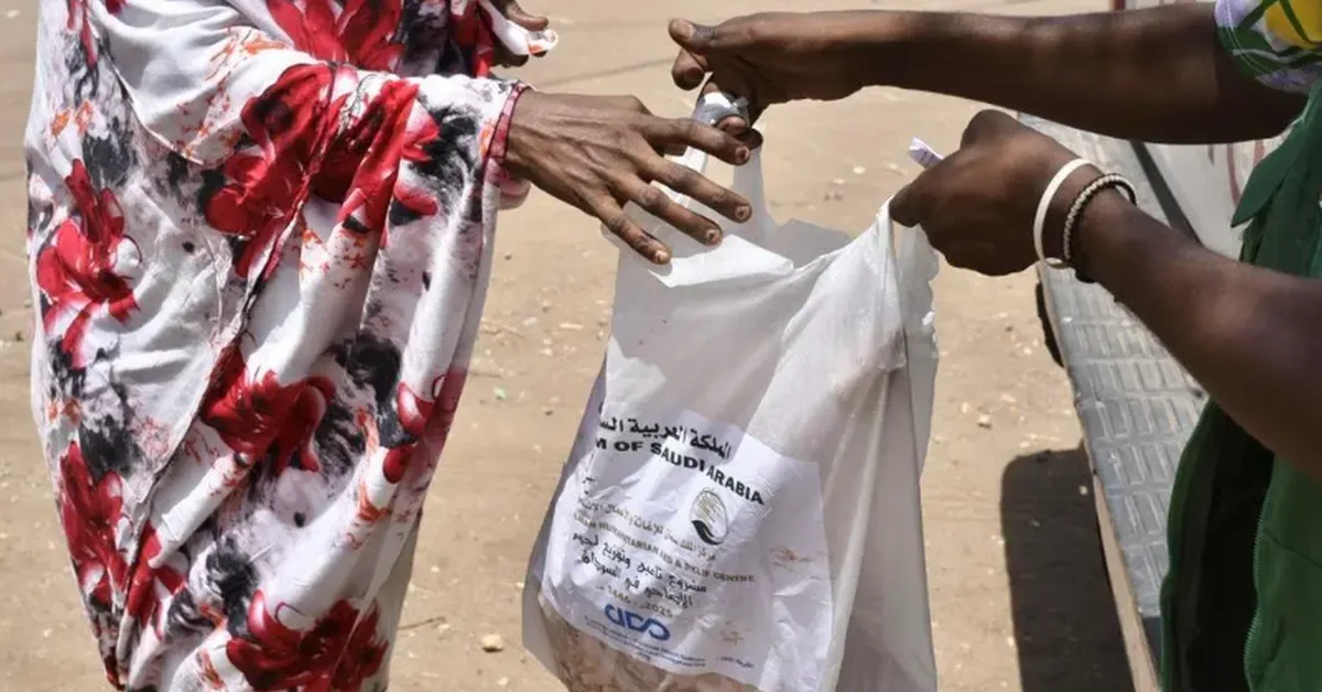 KSrelief hands out 348 sacrificial animals in Sudan’s Gezira State - Main Image