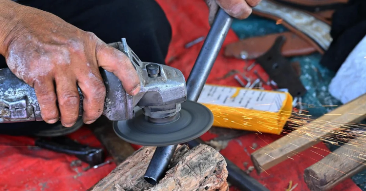 Knife Blacksmithing, Sharpening Flourishes in Jazan Ahead of Eid Al-Adha - Main Image