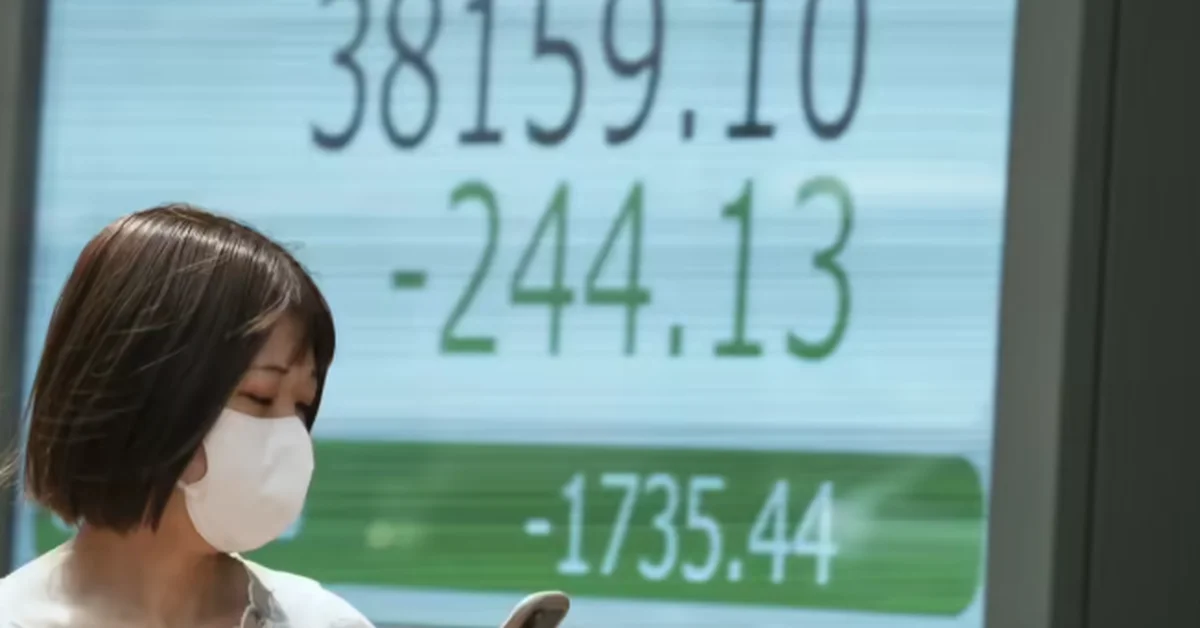 Nikkei Closes Slightly Up, Ends Three-Week Winning Streak amid Mixed Japanese Market - Main Image