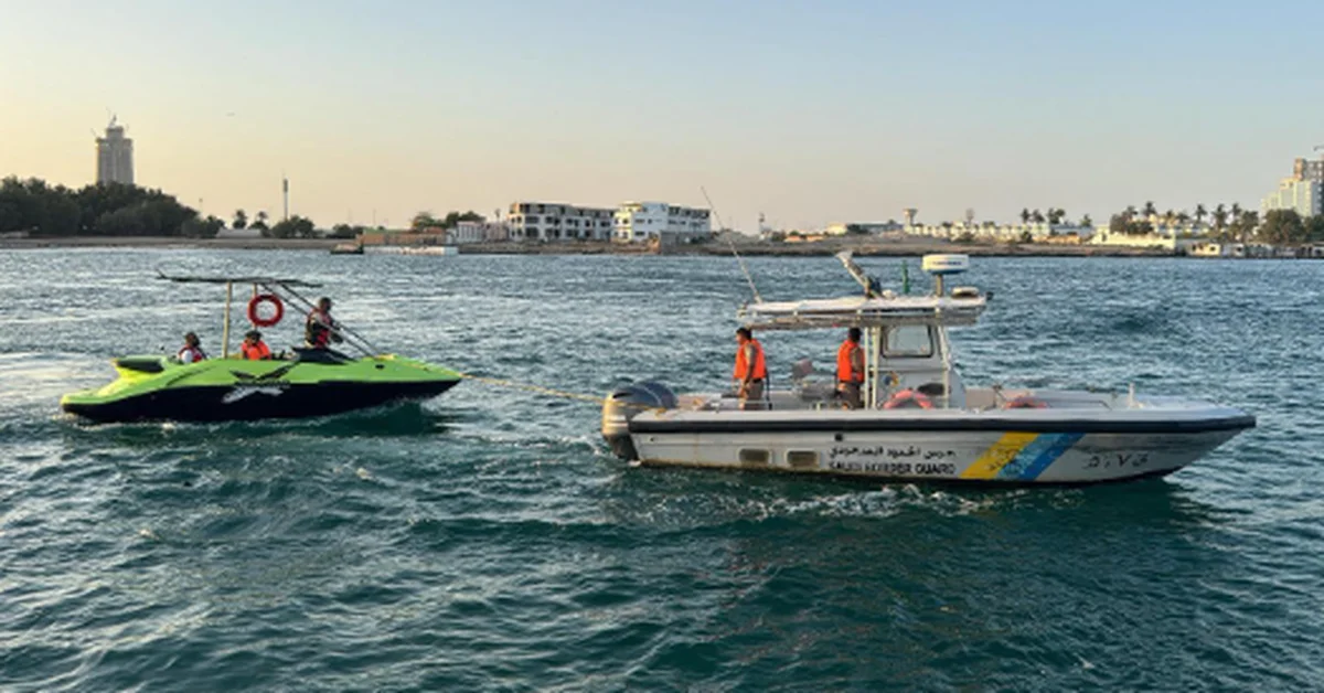 Jeddah Border Guard Rescues Citizen Stranded at Sea - Main Image