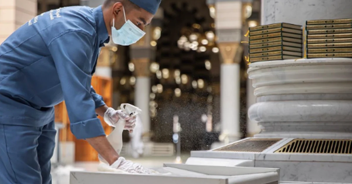Prophet’s Mosque Sanitized with 2,700 Liters of Disinfectant for Friday Prayer - Main Image