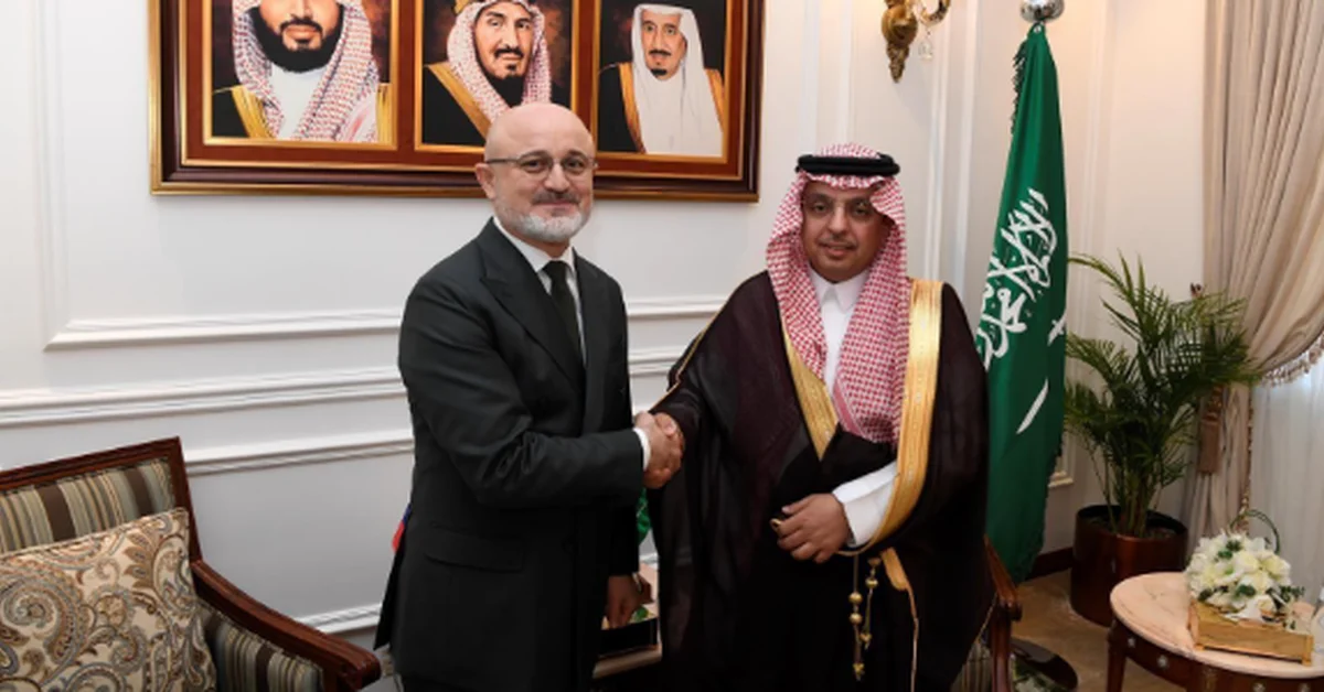 Director of Foreign Affairs Ministry’s Makkah Branch Receives Russian Ambassador to the OIC - Main Image