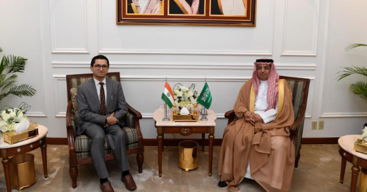 Director General of Foreign Ministry Branch in Makkah Receives India's Consul General - Main Image