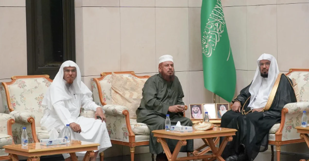 President of Ahl-Al-Hadith Association Briefed on King Fahd Complex's Efforts in Printing the Holy Quran - Main Image