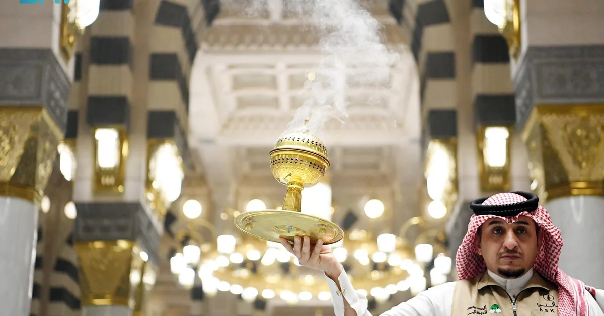 Finest Oud and Perfume Daily Fill Prophet's Mosque with Fragrance - Main Image