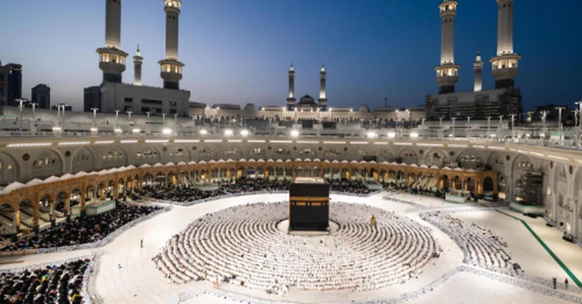 The Holy Kaaba Staircase: A Testament to Enduring Care, Advanced Engineering - Main Image