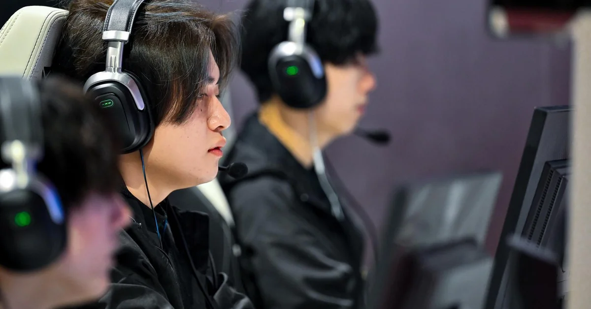 20 Teams Qualify for EWC Apex Legends Finals - Main Image