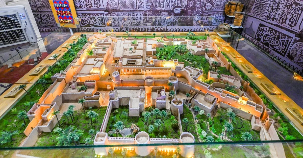 Artist's Detailed Miniature of Hail City Becomes Festival Highlight - Main Image