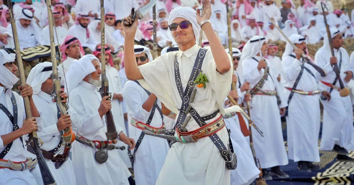 Tourists Flock to Folk Art Events in Al-Namas - Main Image