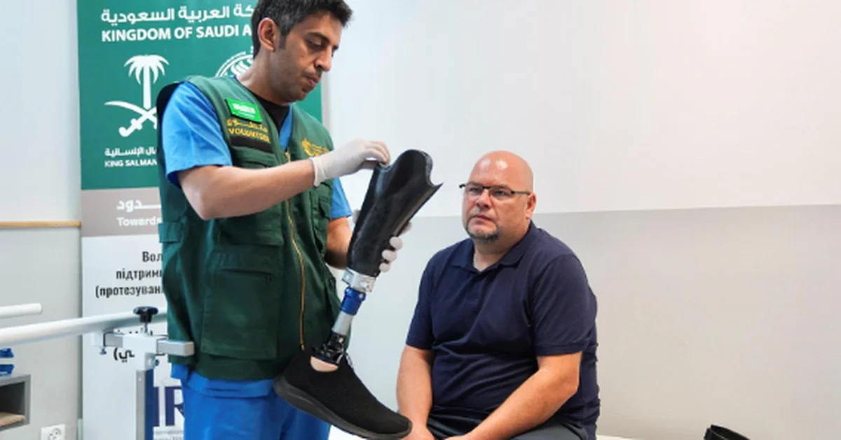 KSrelief Launches Project to Fit Prosthetic Limbs to Ukrainian Refugees in Poland - Main Image