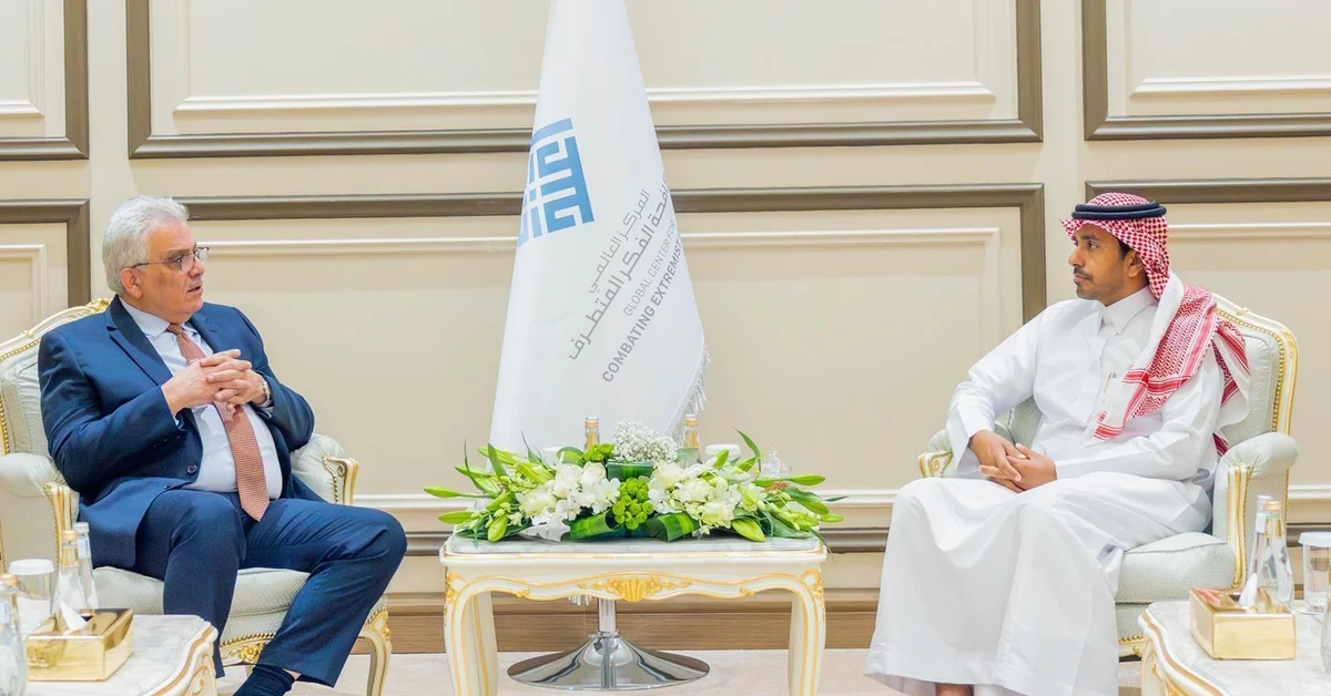 Palestinian Ambassador Meets with Etidal Secretary-General - Main Image