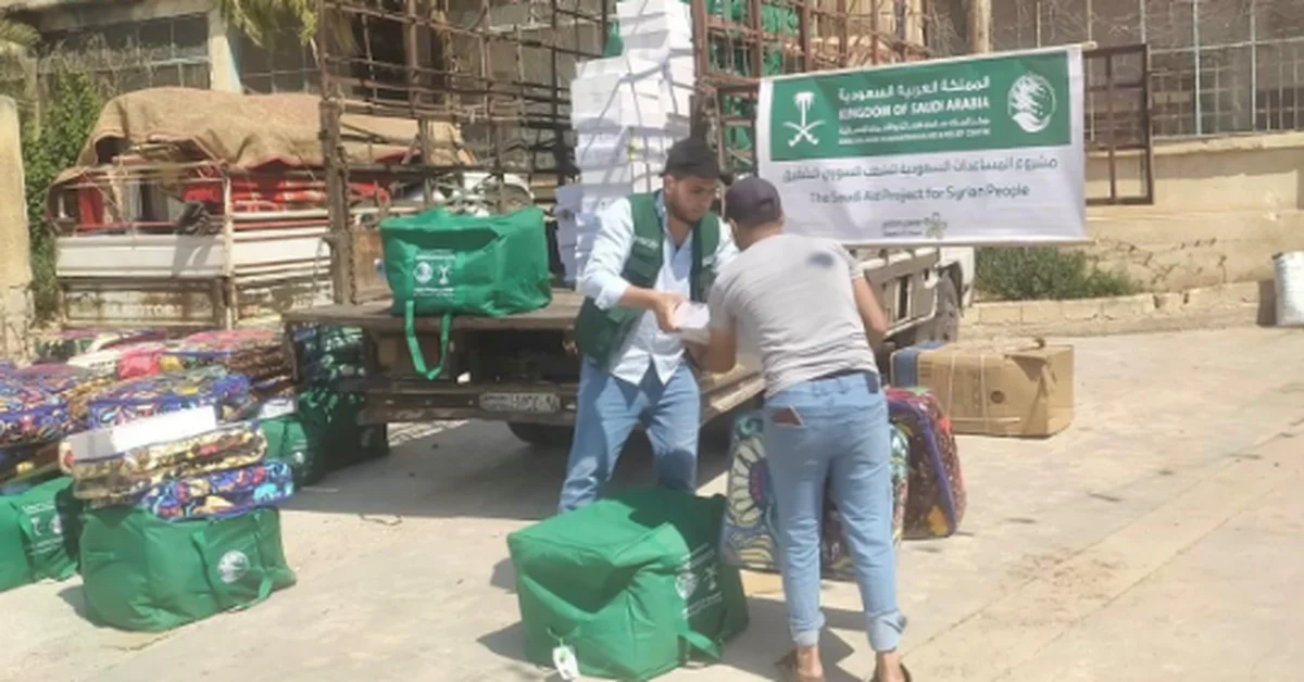 KSrelief Distributes 345 Shelter Bags to Displaced Families from As-Suwayda to Daraa, Syria - Main Image