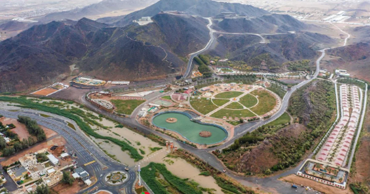 Al-Samra Mountain: Beacon of Generosity, Summer Destination in Hail - Main Image