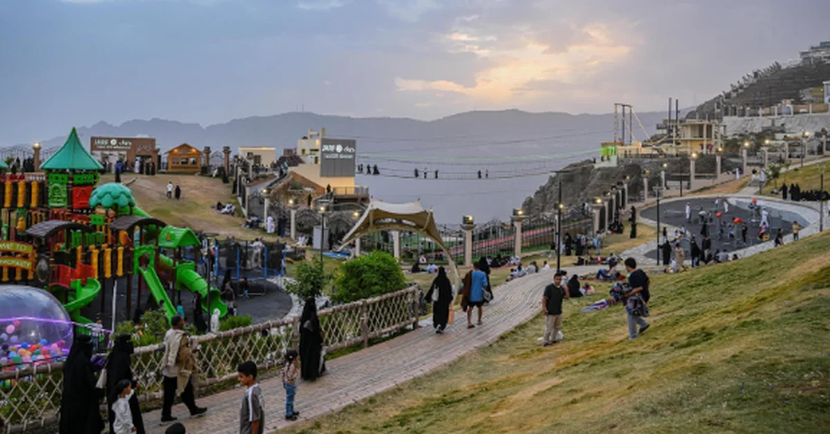 Al-Baha Charms Visitors with Rainy Skies and Vibrant Summer Parks - Main Image
