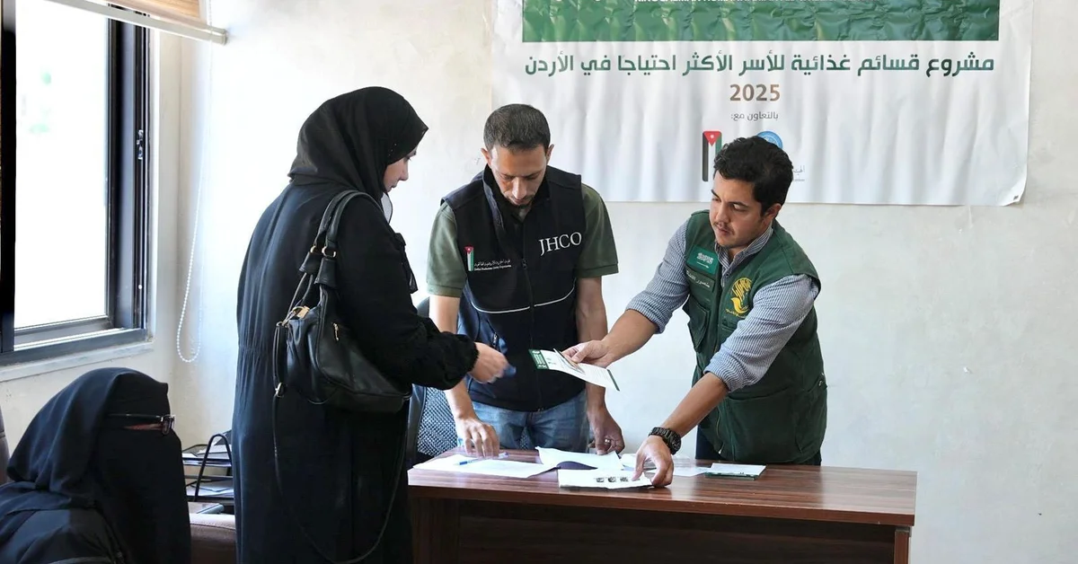 KSrelief Distributes Food Vouchers to 875 Families in Jordan's Amman and Balqa - Main Image