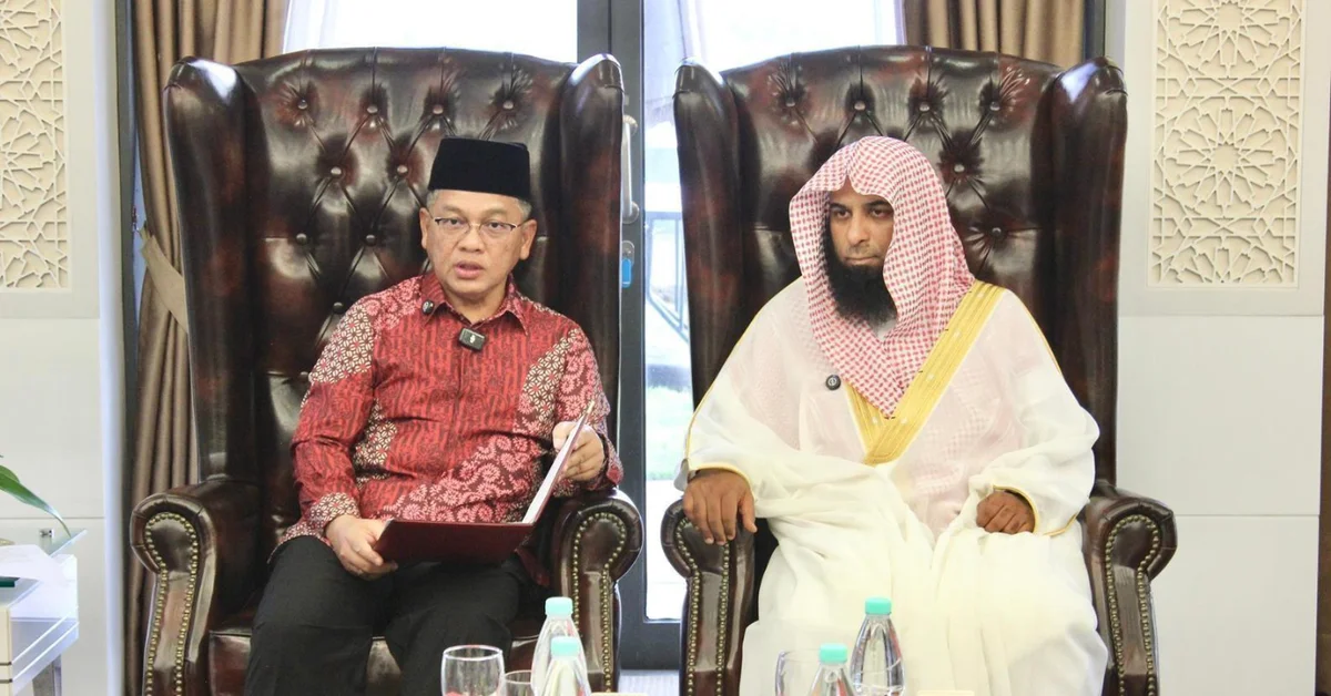 Malaysian Religious Affairs Minister Meets with Imam of Prophet's Mosque - Main Image