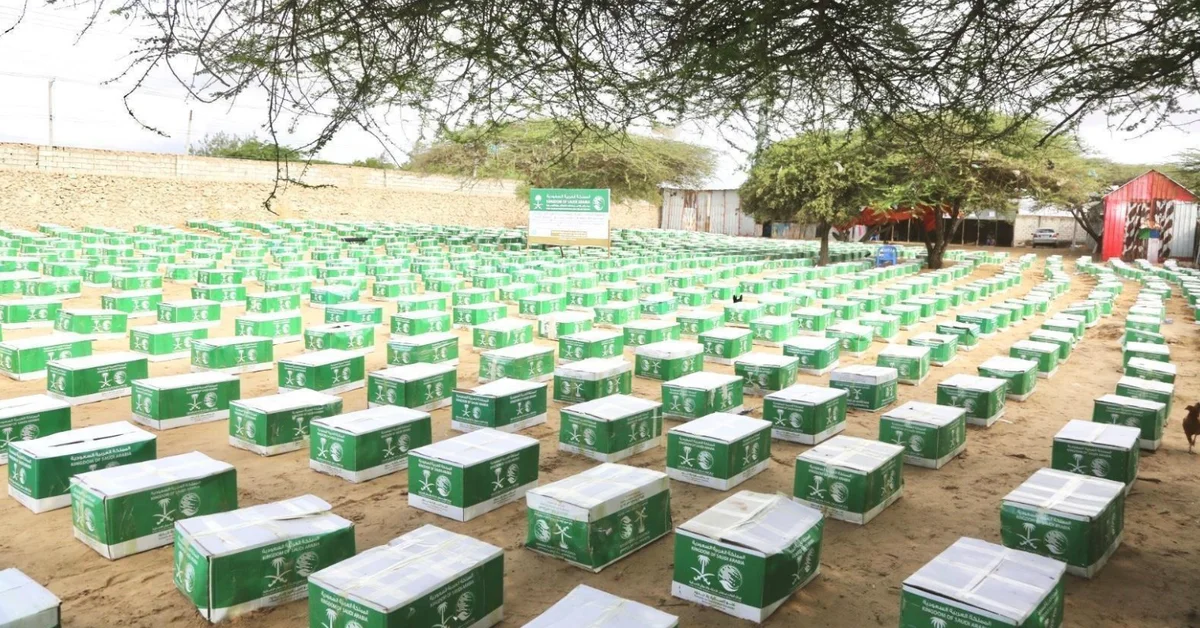 KSrelief Distributes 690 Food Baskets in Somalia’s Maroodi Jeex - Main Image