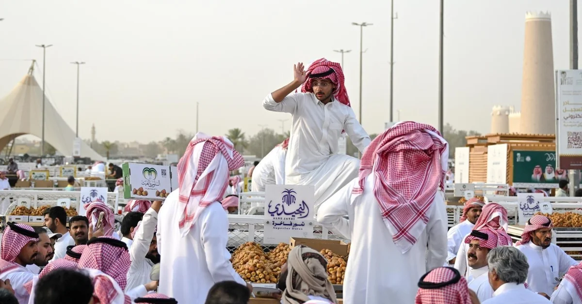 Buraidah Dates Marketing Links Farmers with Buyers at Home and Abroad - Main Image