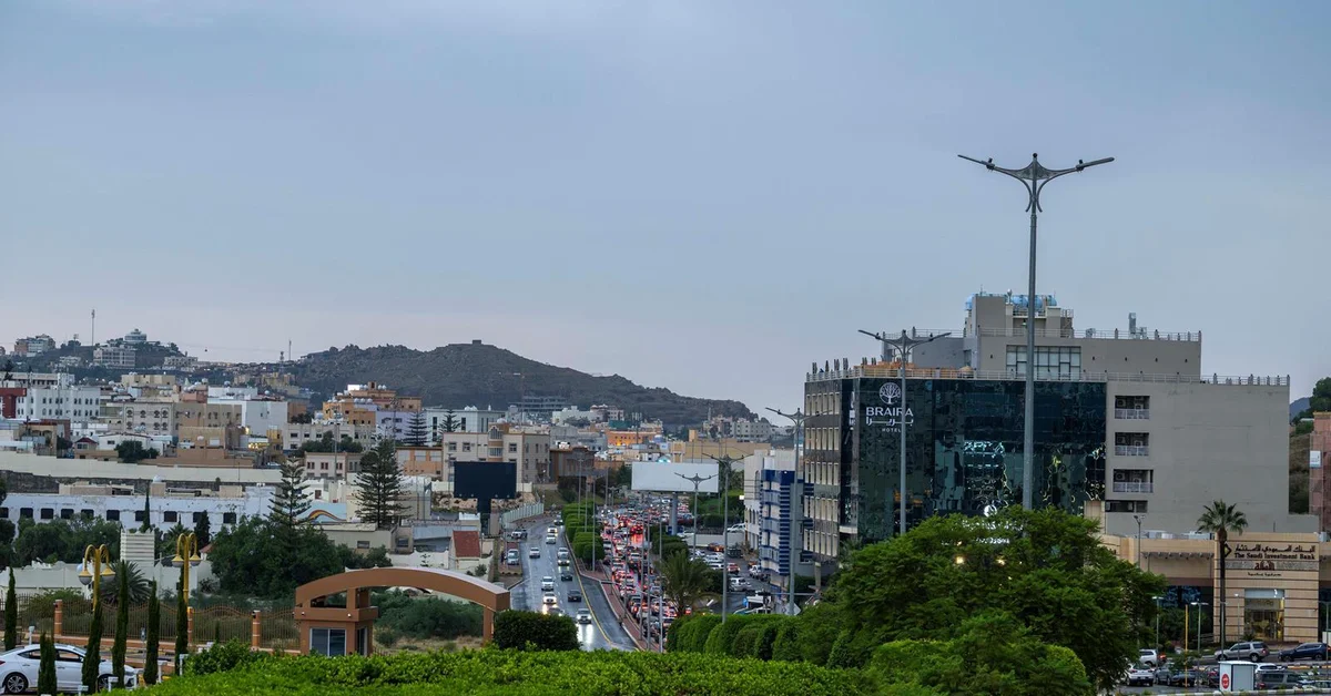 Aseer Weather Attracts Vacationers, Boosts Tourism in Abha, Surrounding Parks - Main Image