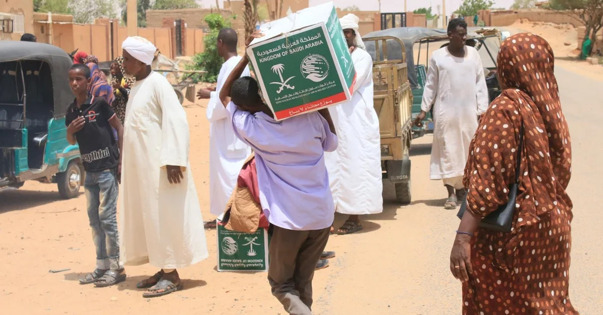 KSrelief Distributes 830 Food Baskets in Sudan's Karari - Main Image