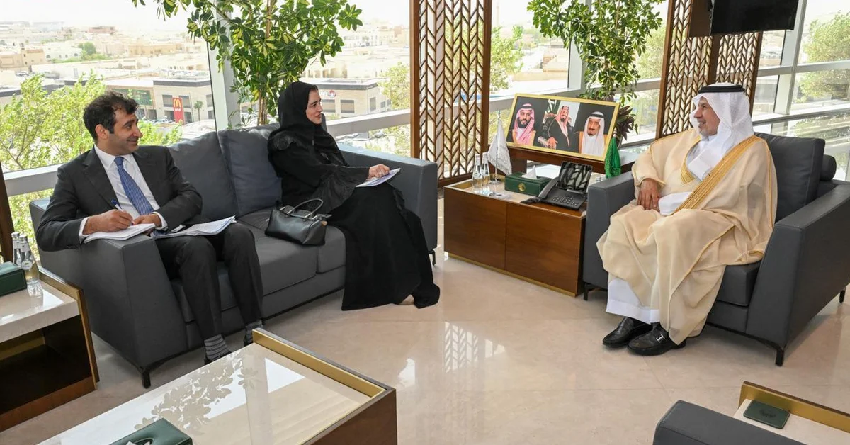 KSrelief Supervisor General, WHO Regional Director Discuss Relief and Humanitarian Affairs - Main Image