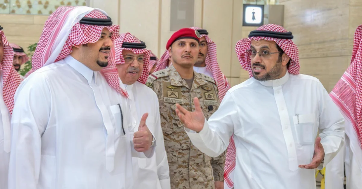 Riyadh Region Deputy Governor Uses Autonomous Vehicle to Visit King Khalid International Airport, Reviews Latest Development Projects - Main Image