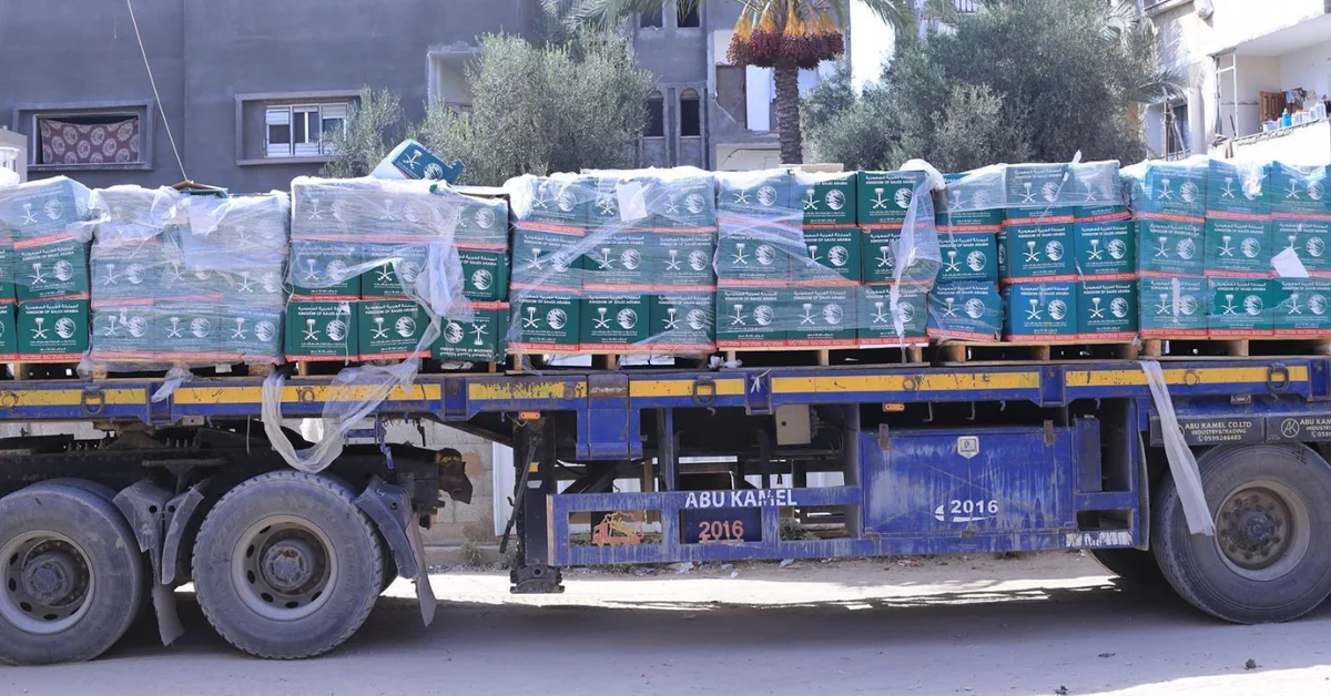 Saudi Aid Convoy Arrives in Central Gaza - Main Image