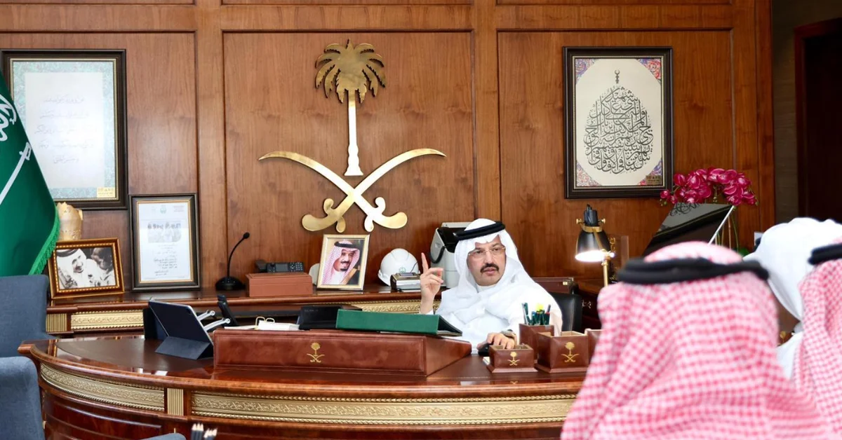 Aseer Governor, Cluster2 Airports CEO Discuss Improvements to Abha Airport Services - Main Image