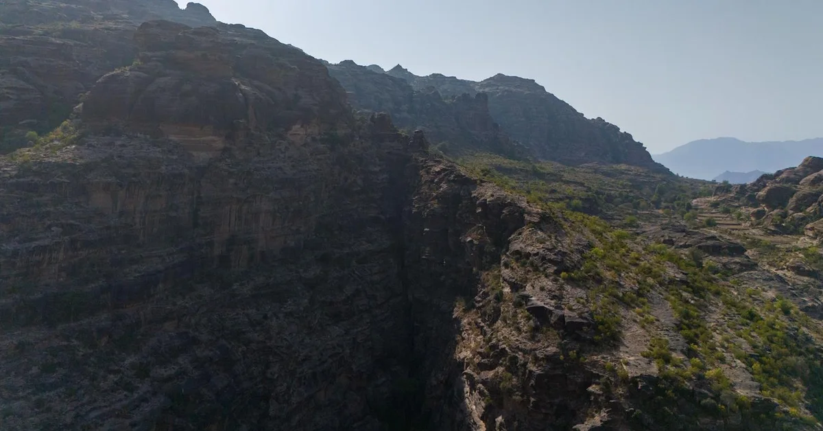 Wadi Lajab: Captivating Tourist Destination with Stunning Geological Formations in Jazan - Main Image
