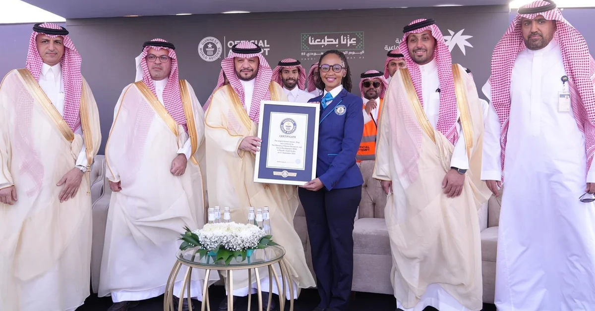 Ministry of Human Resources Creates Largest Mosaic Saudi Flag to Mark 95th National Day - Main Image