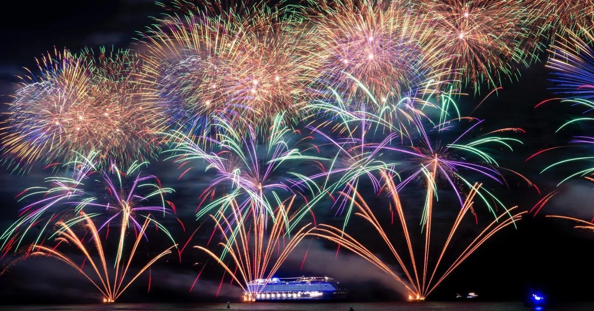 Fireworks Light Up Jeddah for National Day - Main Image