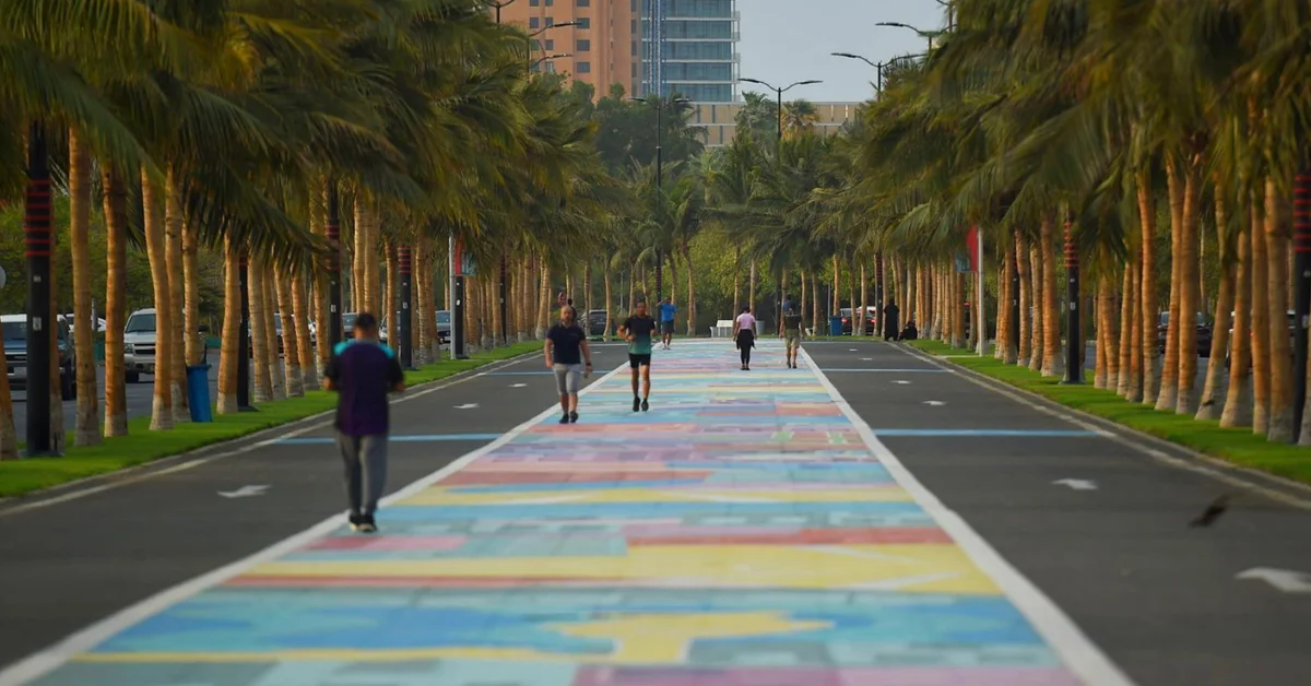 Jeddah Corniche Promenade Sees Surge in Visitors as Weather Moderates - Main Image