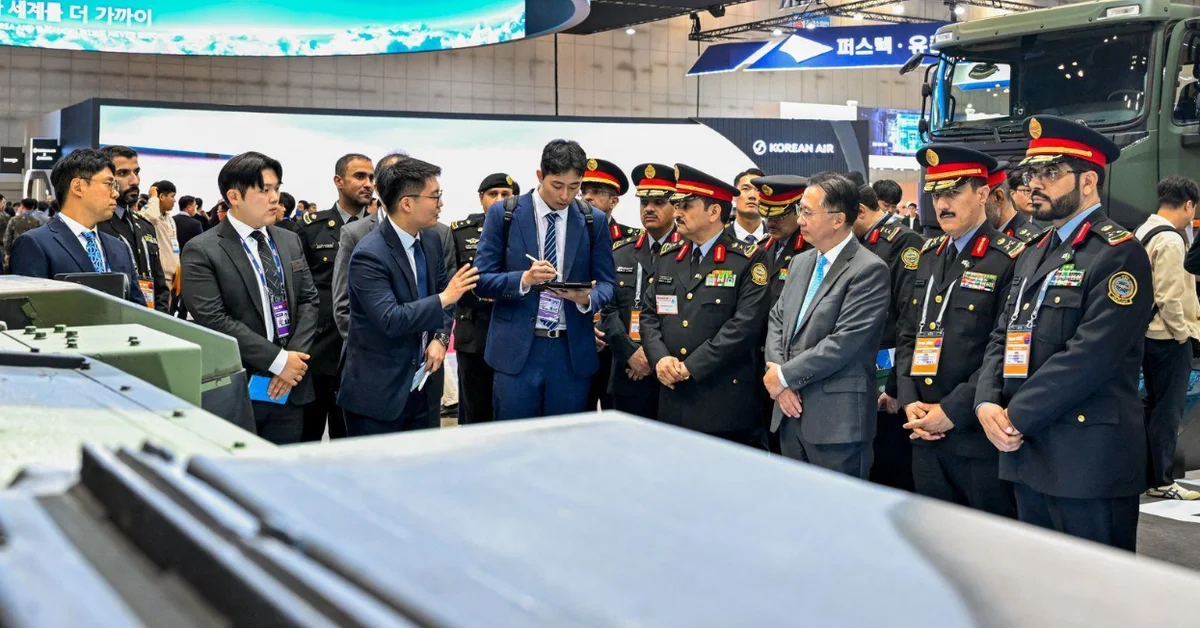 Chief of Military Apparatus at National Guard Ministry Visits Seoul ADEX 2025 - Main Image